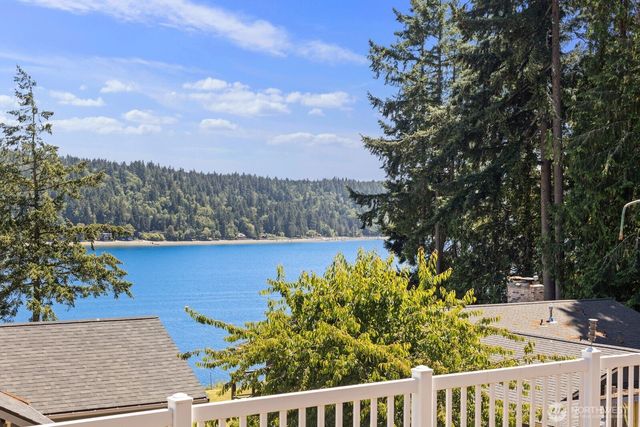6899 Navajo Trail NE, Bremerton, WA 98311