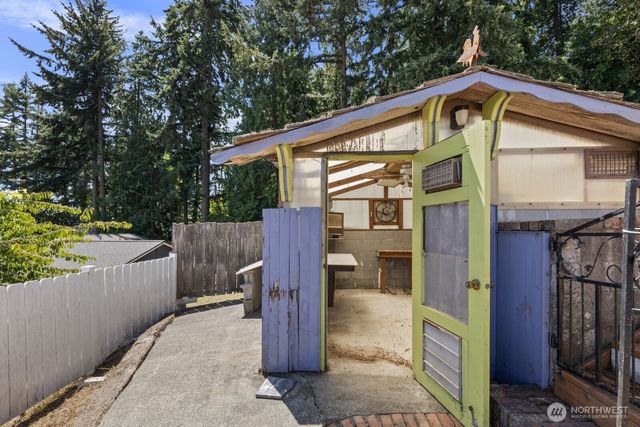 6899 Navajo Trail NE, Bremerton, WA 98311