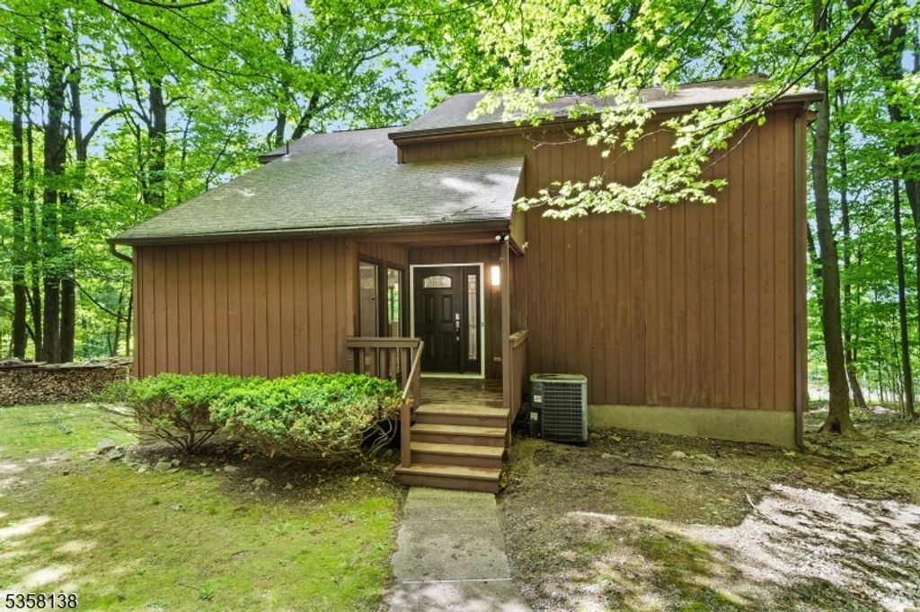 19 Village Way 7 H, Vernon Twp., NJ 07462