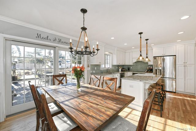 12 Darling Avenue, Smithtown, NY 11787