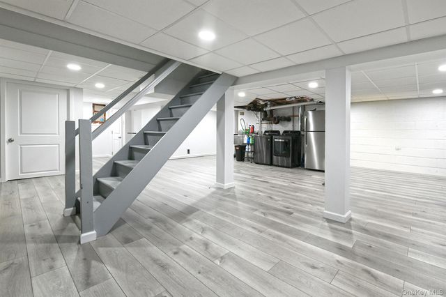 12 Darling Avenue, Smithtown, NY 11787