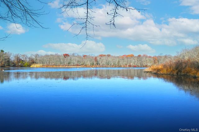 12 Darling Avenue, Smithtown, NY 11787