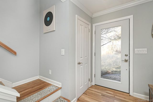 12 Darling Avenue, Smithtown, NY 11787