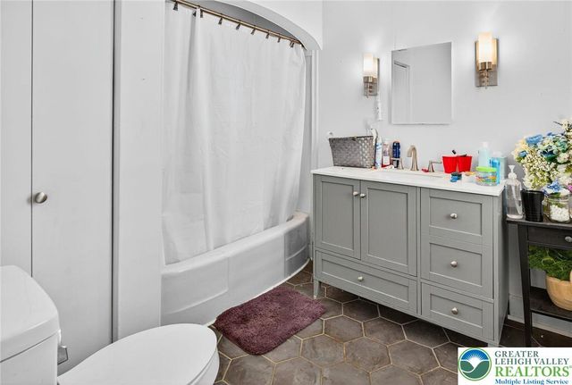 10 South Broad Street, Bangor Boro, PA 18013