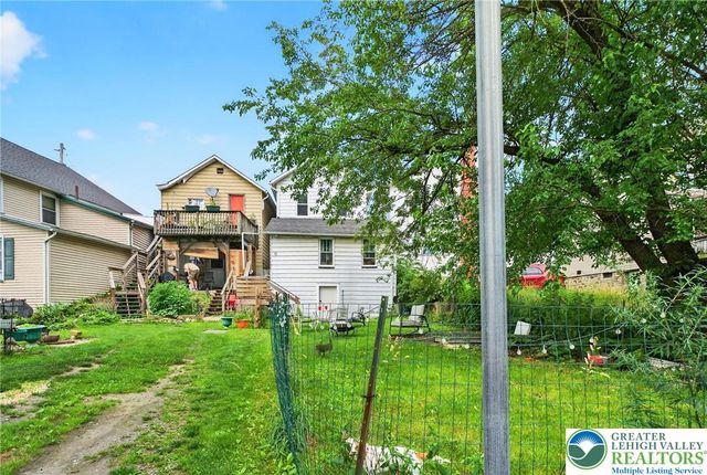 10 South Broad Street, Bangor Boro, PA 18013