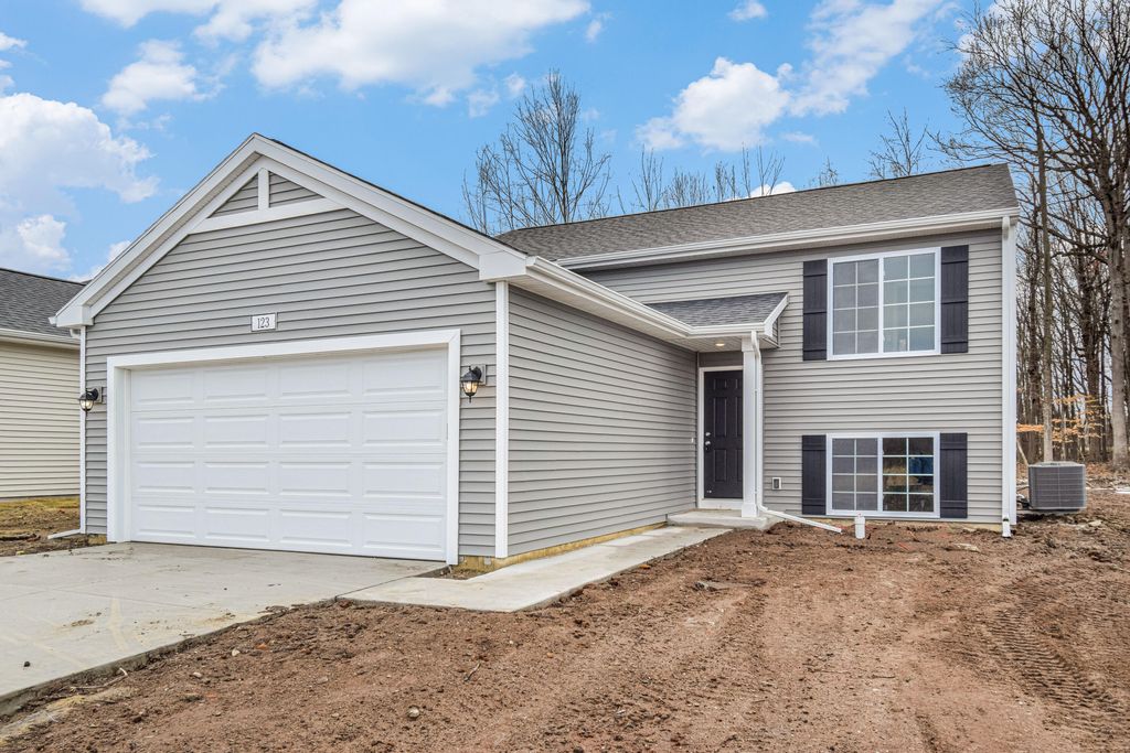 1107 E Henry Drive, Knox, IN 46534
