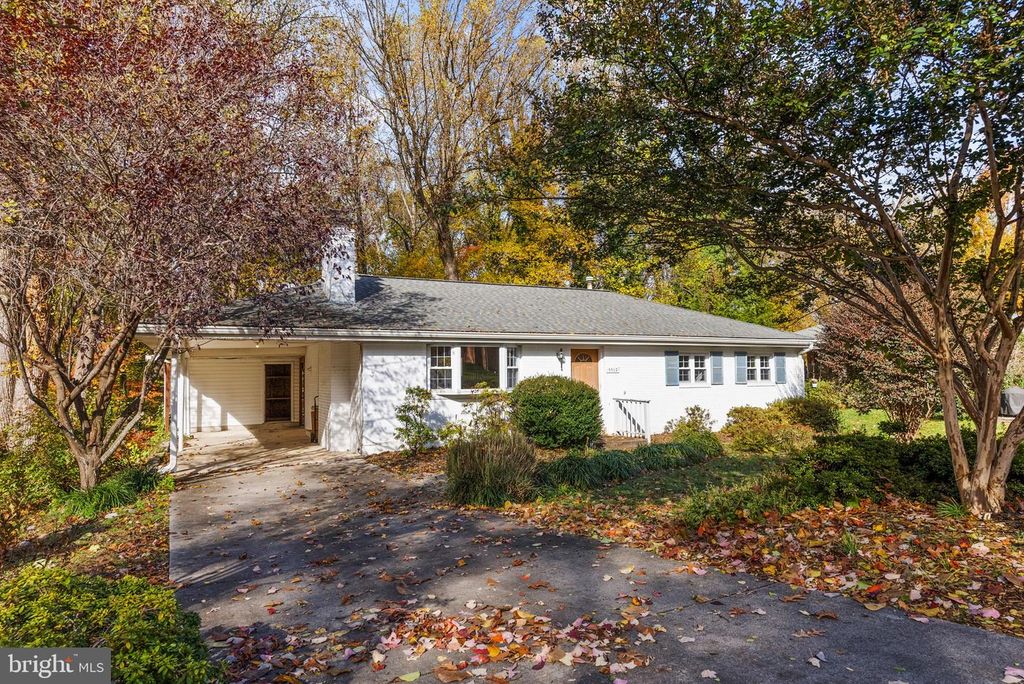 5512 FLAG RUN DR, Springfield, VA 22151