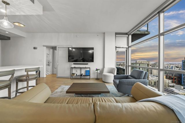 800 The Mark 2306, San Diego, CA 92101