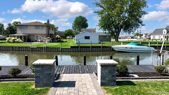 39611 Lakeshore Drive, Harrison Charter Township, MI 48045