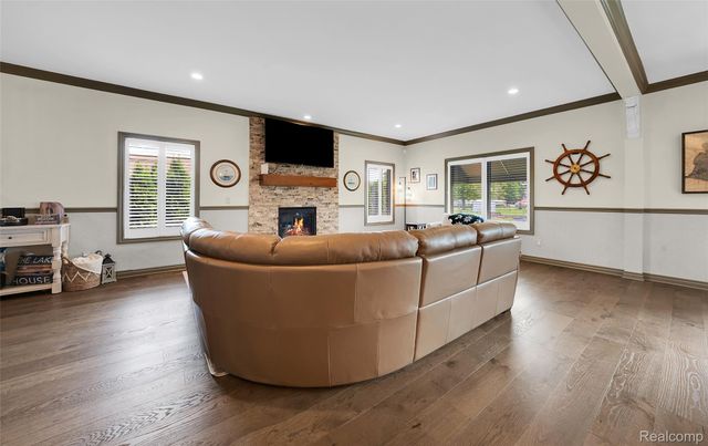 39611 Lakeshore Drive, Harrison Charter Township, MI 48045
