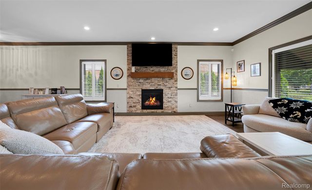 39611 Lakeshore Drive, Harrison Charter Township, MI 48045