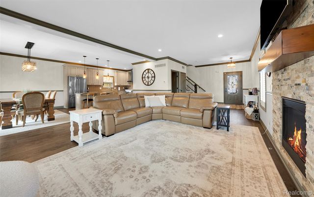 39611 Lakeshore Drive, Harrison Charter Township, MI 48045