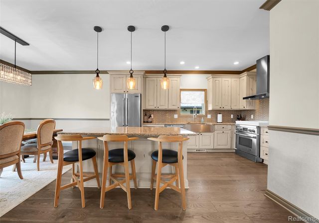 39611 Lakeshore Drive, Harrison Charter Township, MI 48045
