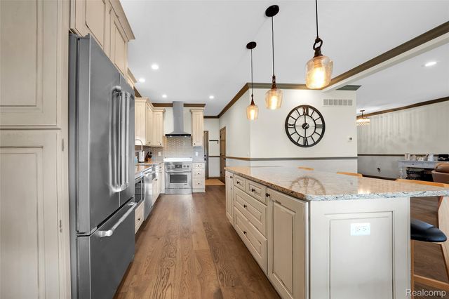 39611 Lakeshore Drive, Harrison Charter Township, MI 48045