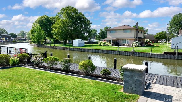 39611 Lakeshore Drive, Harrison Charter Township, MI 48045