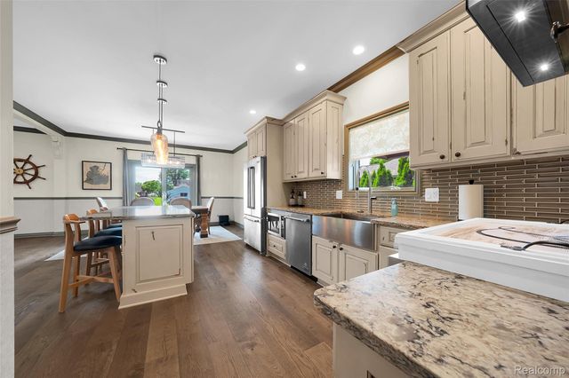 39611 Lakeshore Drive, Harrison Charter Township, MI 48045
