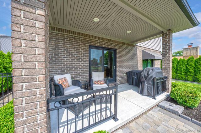 39611 Lakeshore Drive, Harrison Charter Township, MI 48045