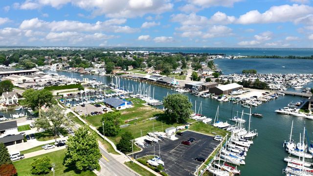 39611 Lakeshore Drive, Harrison Charter Township, MI 48045