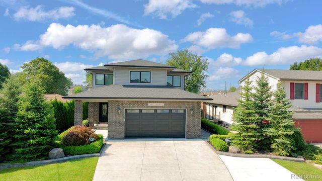 39611 Lakeshore Drive, Harrison Charter Township, MI 48045