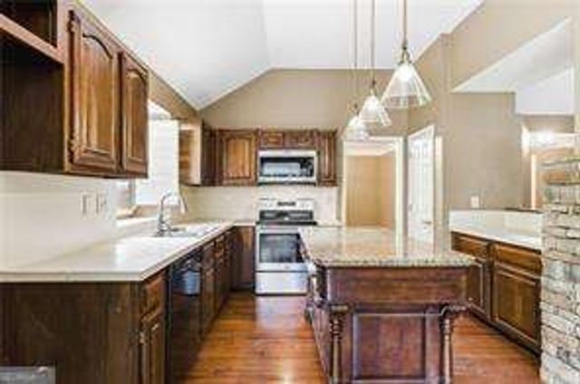 52 Travelers Way SW, Marietta, GA 30064