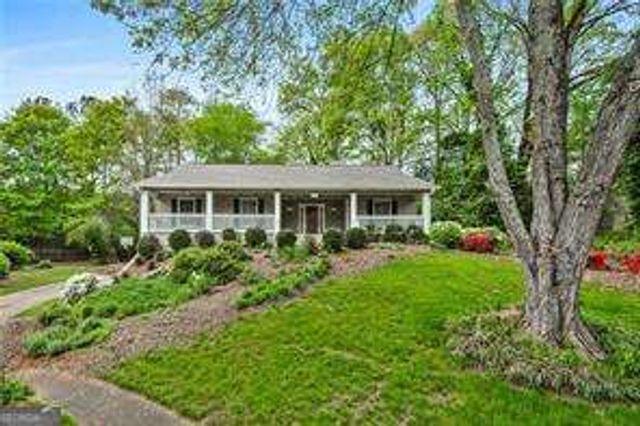 52 Travelers Way SW, Marietta, GA 30064