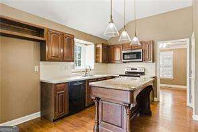 52 Travelers Way SW, Marietta, GA 30064