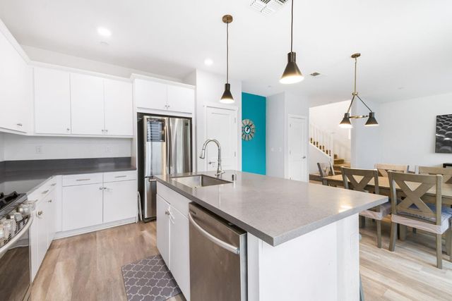 18 Seasmoke Pl, Elk Grove, CA 95758