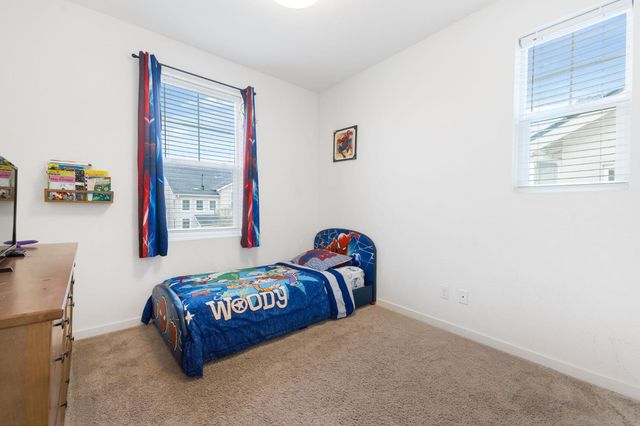 18 Seasmoke Pl, Elk Grove, CA 95758