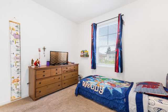 18 Seasmoke Pl, Elk Grove, CA 95758