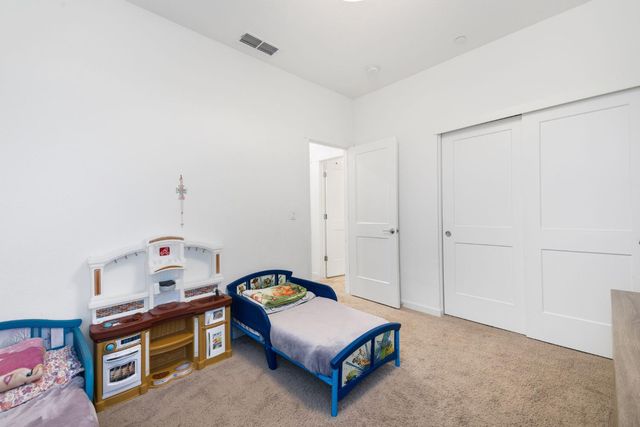 18 Seasmoke Pl, Elk Grove, CA 95758