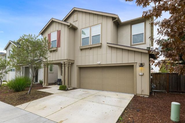 18 Seasmoke Pl, Elk Grove, CA 95758