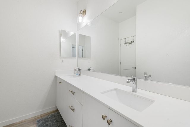 18 Seasmoke Pl, Elk Grove, CA 95758