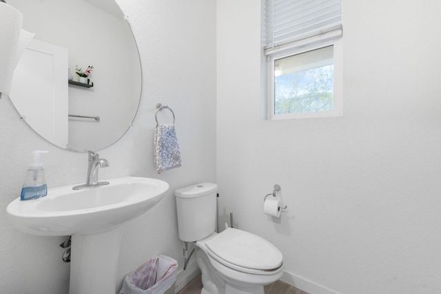 18 Seasmoke Pl, Elk Grove, CA 95758