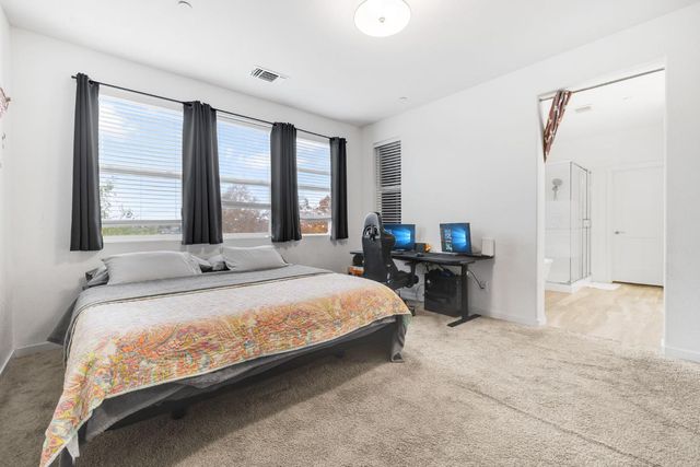 18 Seasmoke Pl, Elk Grove, CA 95758