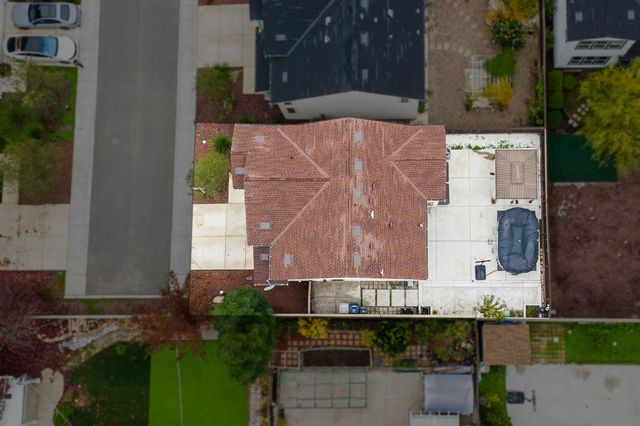 18 Seasmoke Pl, Elk Grove, CA 95758