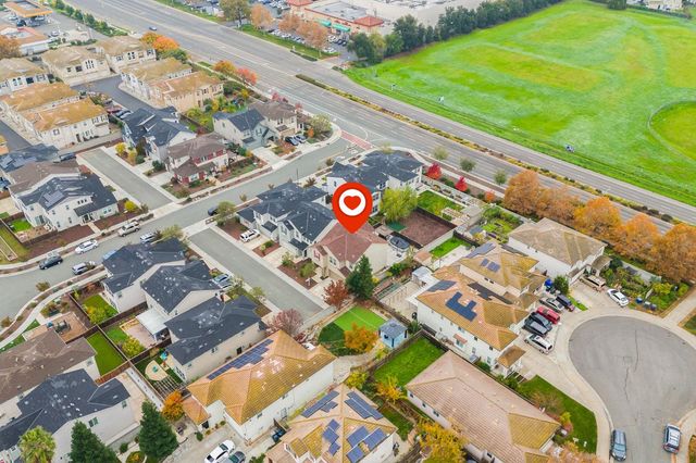 18 Seasmoke Pl, Elk Grove, CA 95758