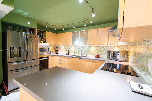 1623 Collins Ave PH1010, Miami Beach, FL 33139