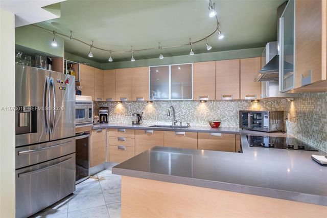 1623 Collins Ave PH1010, Miami Beach, FL 33139