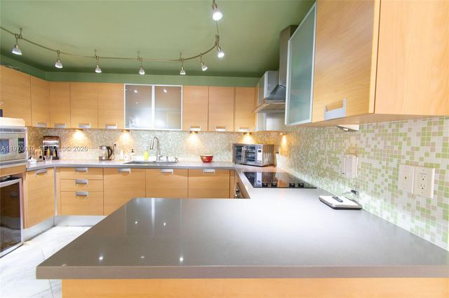 1623 Collins Ave PH1010, Miami Beach, FL 33139