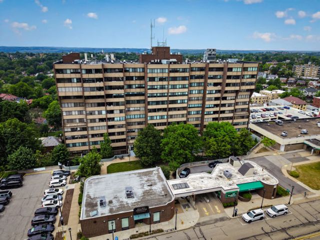 750 Washington Rd 1204, Mt Lebanon, PA 15228
