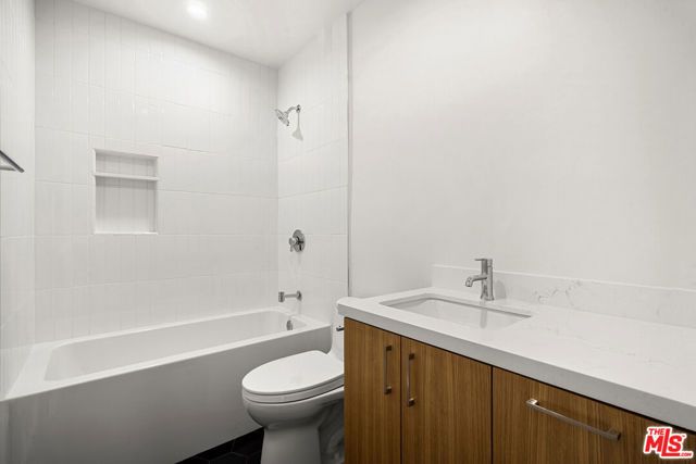 837 11th Street 7, Santa Monica, CA 90403