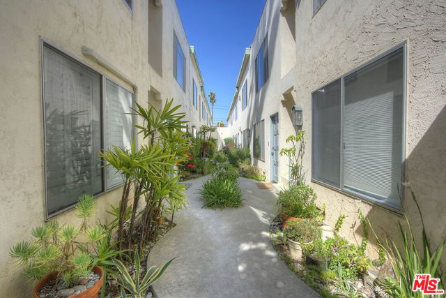 837 11th Street 7, Santa Monica, CA 90403