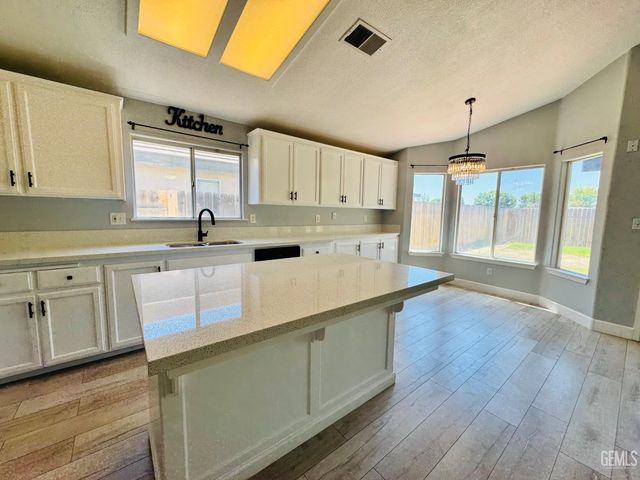 10419 Olympia Fields Drive, Bakersfield, CA 93312