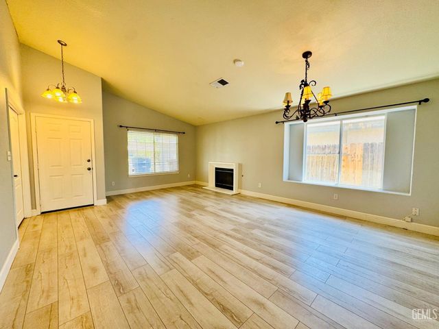 10419 Olympia Fields Drive, Bakersfield, CA 93312