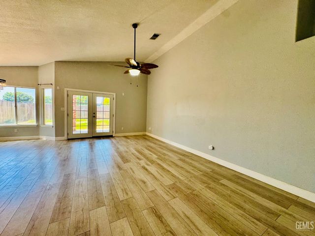 10419 Olympia Fields Drive, Bakersfield, CA 93312