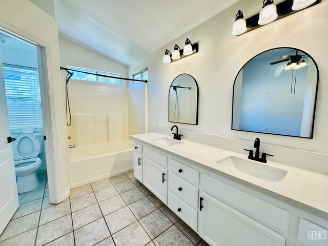 10419 Olympia Fields Drive, Bakersfield, CA 93312