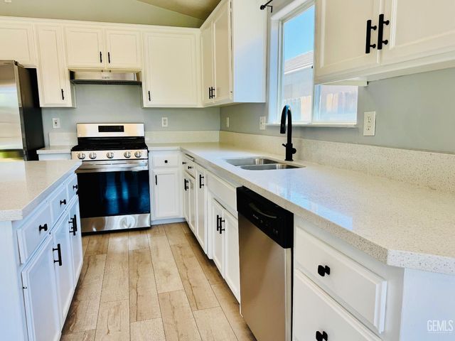 10419 Olympia Fields Drive, Bakersfield, CA 93312