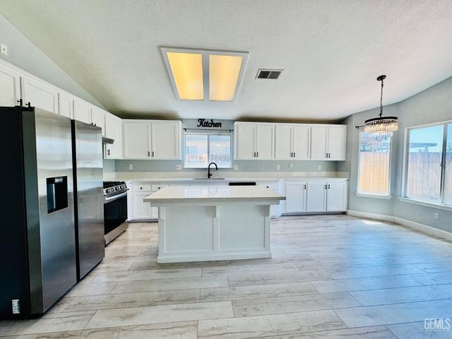 10419 Olympia Fields Drive, Bakersfield, CA 93312