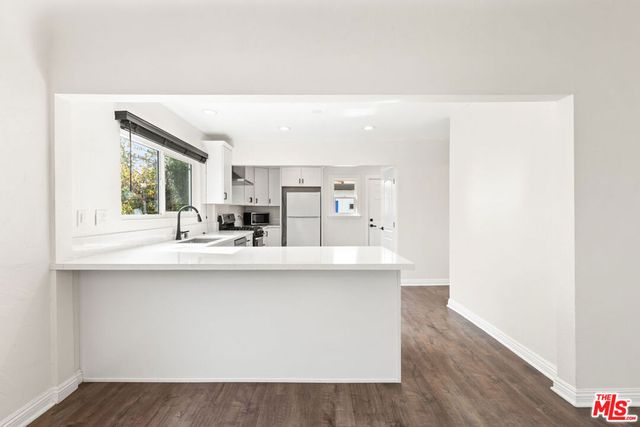 6531 Arlington Avenue, Los Angeles, CA 90043