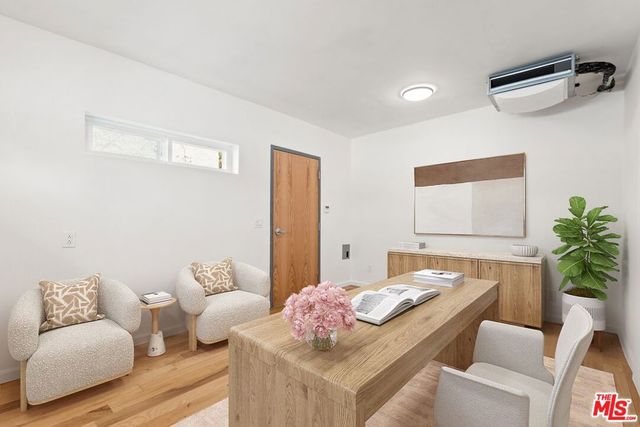 6531 Arlington Avenue, Los Angeles, CA 90043